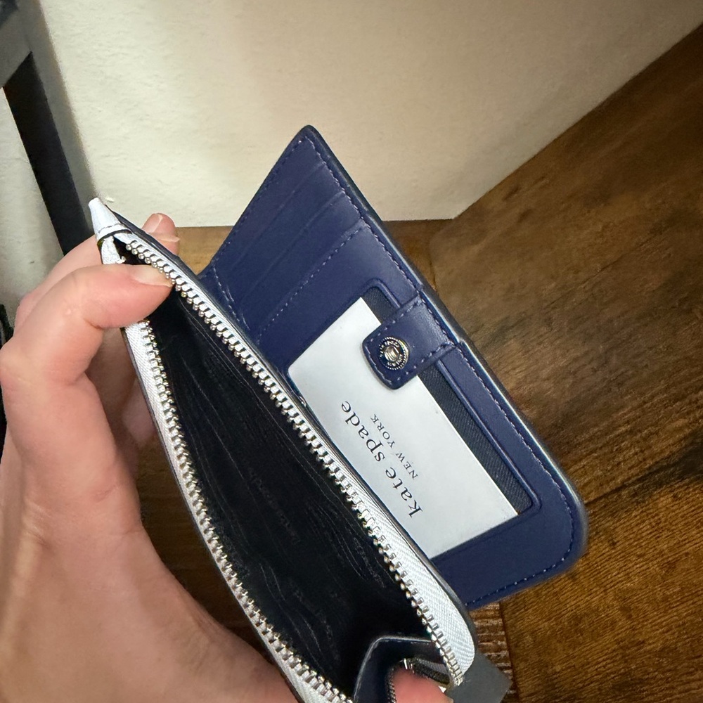 Kate Spade ♠️ Wallet - Picture 7 of 7